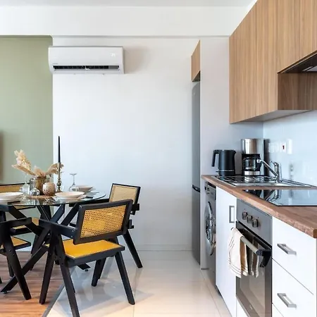 Luna - Homely W Balcony In 아파트 *