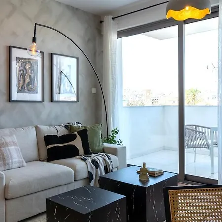 Luna - Homely W Balcony In * 라르나카