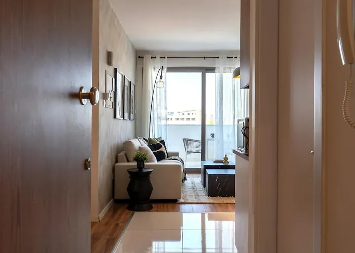 דירה Luna - Homely W Balcony In *