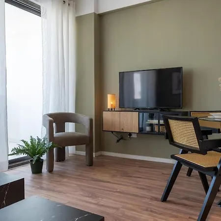 Apartment Luna - Homely W Balcony In Larnaka