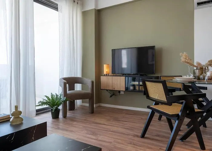 Lejlighed Luna - Homely W Balcony In Larnaca