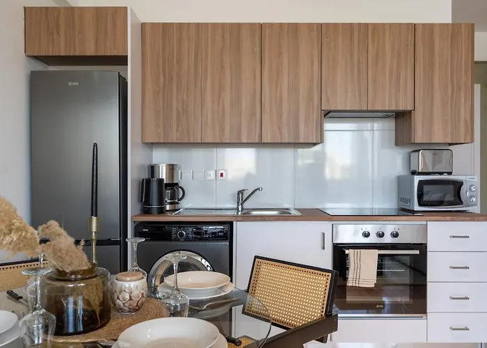 Luna - Homely W Balcony In *