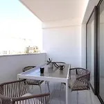 Luna - Homely W Balcony In Apartamento *